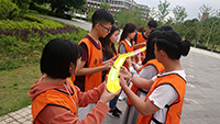 Students of both universities play mass games on Guizhou University campus